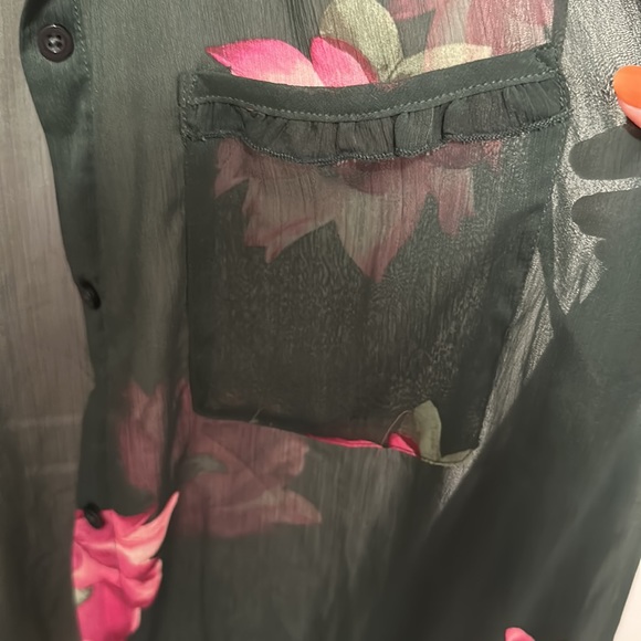 G by Giuliana Printed Ruffle Pocket Button Up - Picture 4 of 6